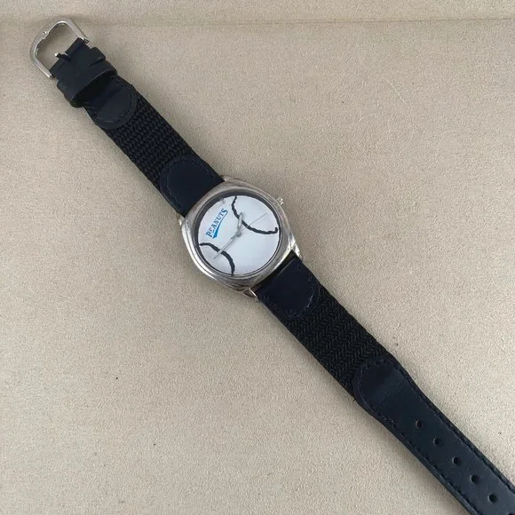 Rare Vintage Fossil Limited Edition #1265 of only 2000  Peanuts Baseball Watch Rare Vintage Fossil Limited Edition #1265 of only  main image 3